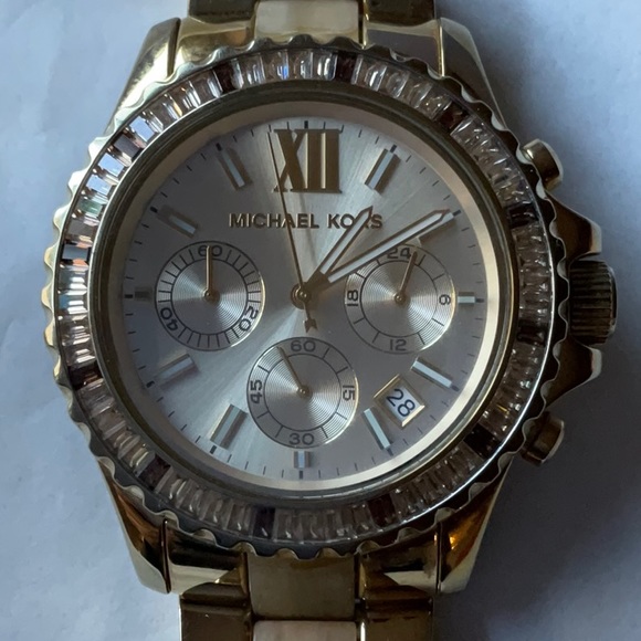 β± MICHAEL KORS GOLDTONE WATCH β± - Picture 5 of 16